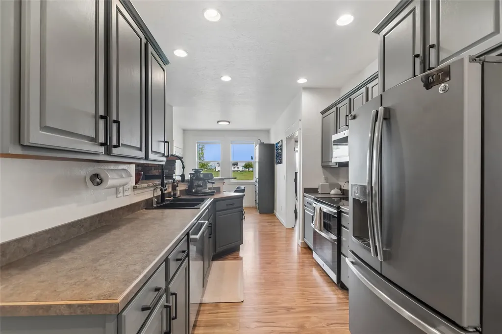 1113 Mackinaw Loop Somers MT 59932