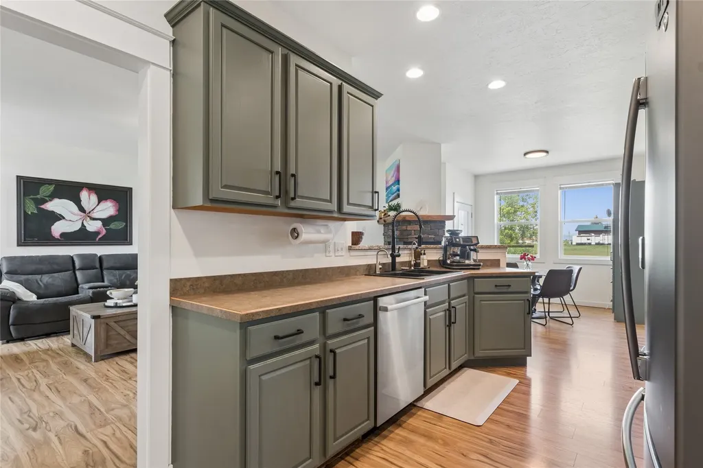 1113 Mackinaw Loop Somers MT 59932