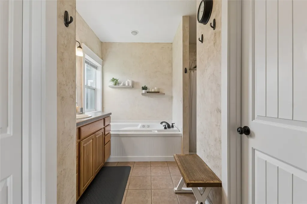 1113 Mackinaw Loop Somers MT 59932