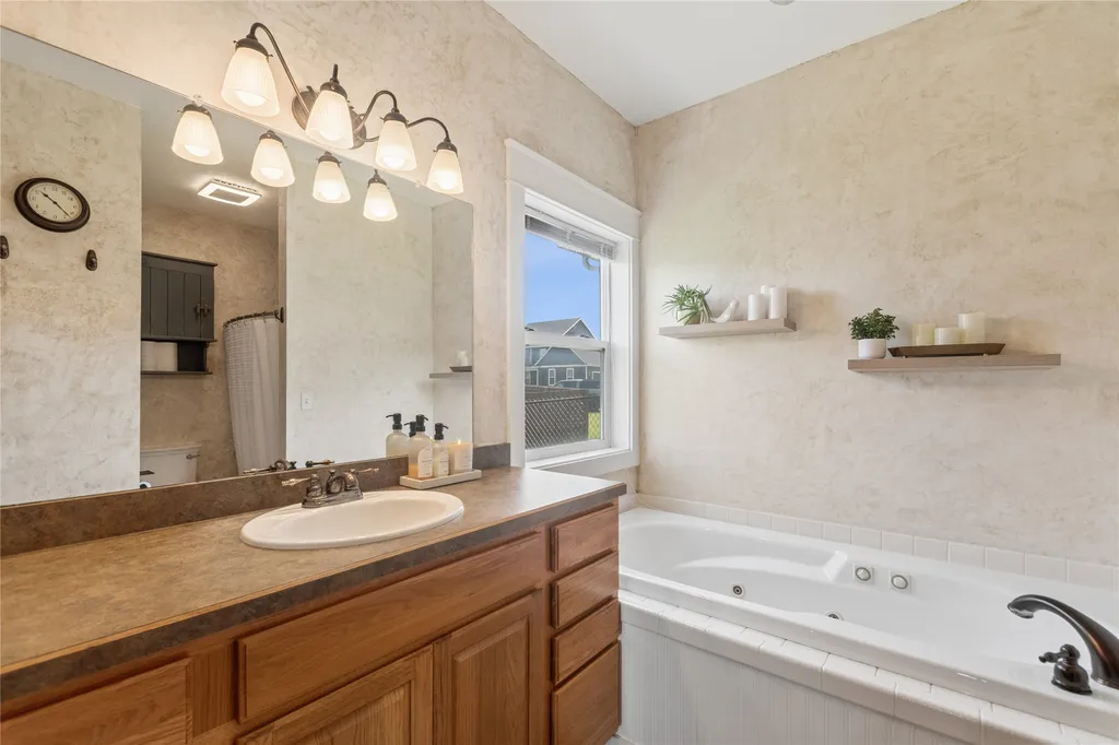 1113 Mackinaw Loop Somers MT 59932