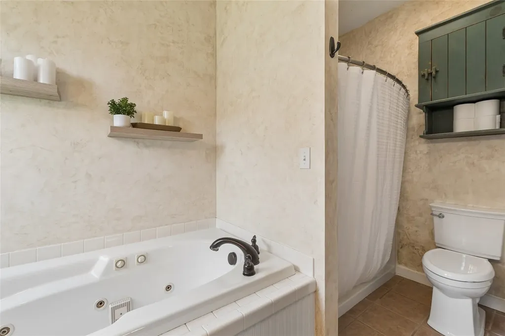 1113 Mackinaw Loop Somers MT 59932