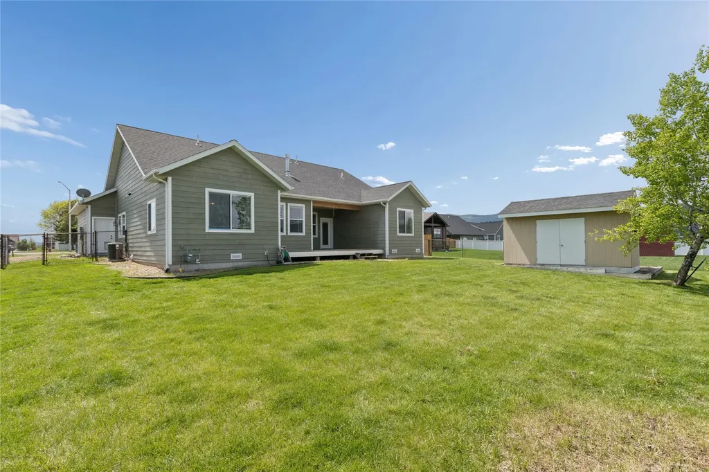 1113 Mackinaw Loop Somers MT 59932