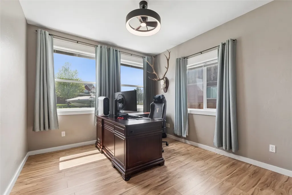 1113 Mackinaw Loop Somers MT 59932