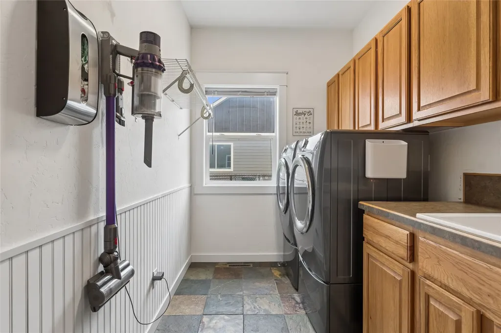 1113 Mackinaw Loop Somers MT 59932