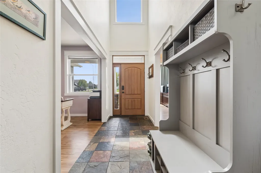 1113 Mackinaw Loop Somers MT 59932
