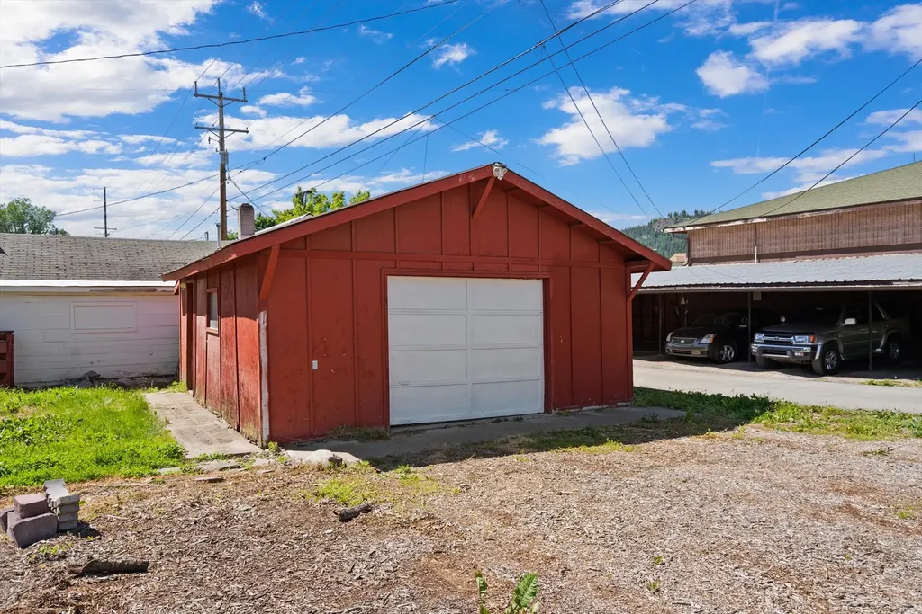 806 7th Avenue W Kalispell MT 59901