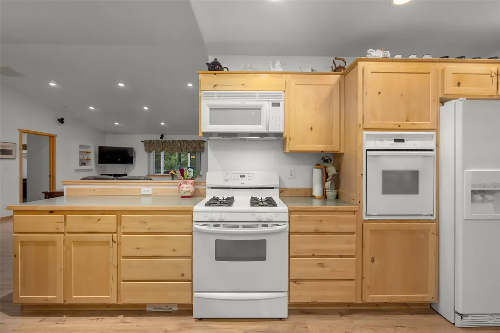 13033 Trinkus Lane Bigfork MT 59911
