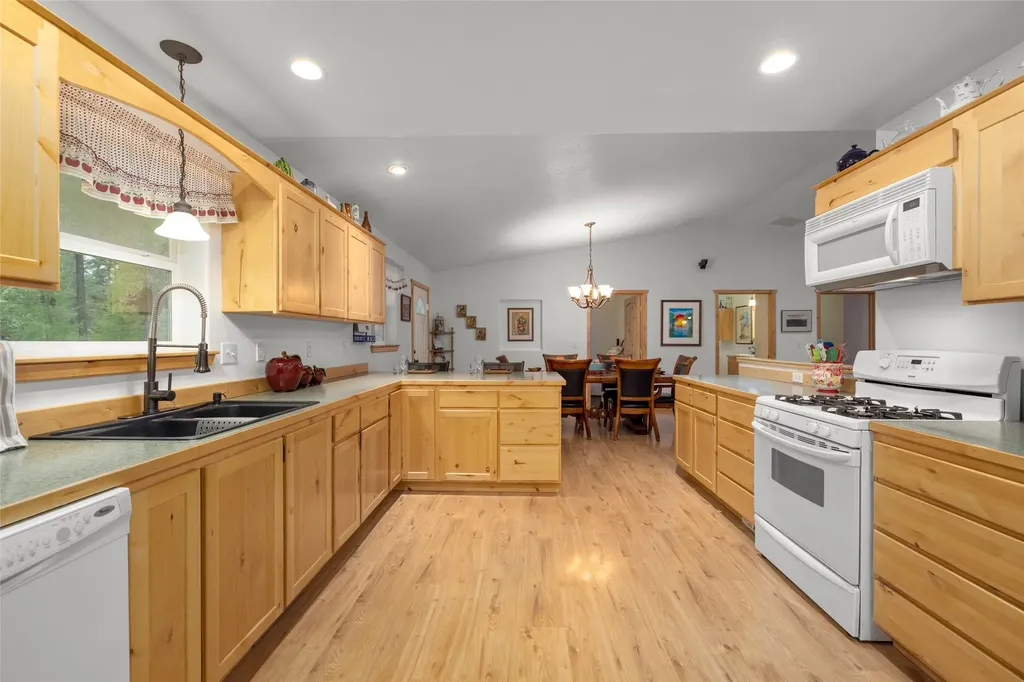 13033 Trinkus Lane Bigfork MT 59911