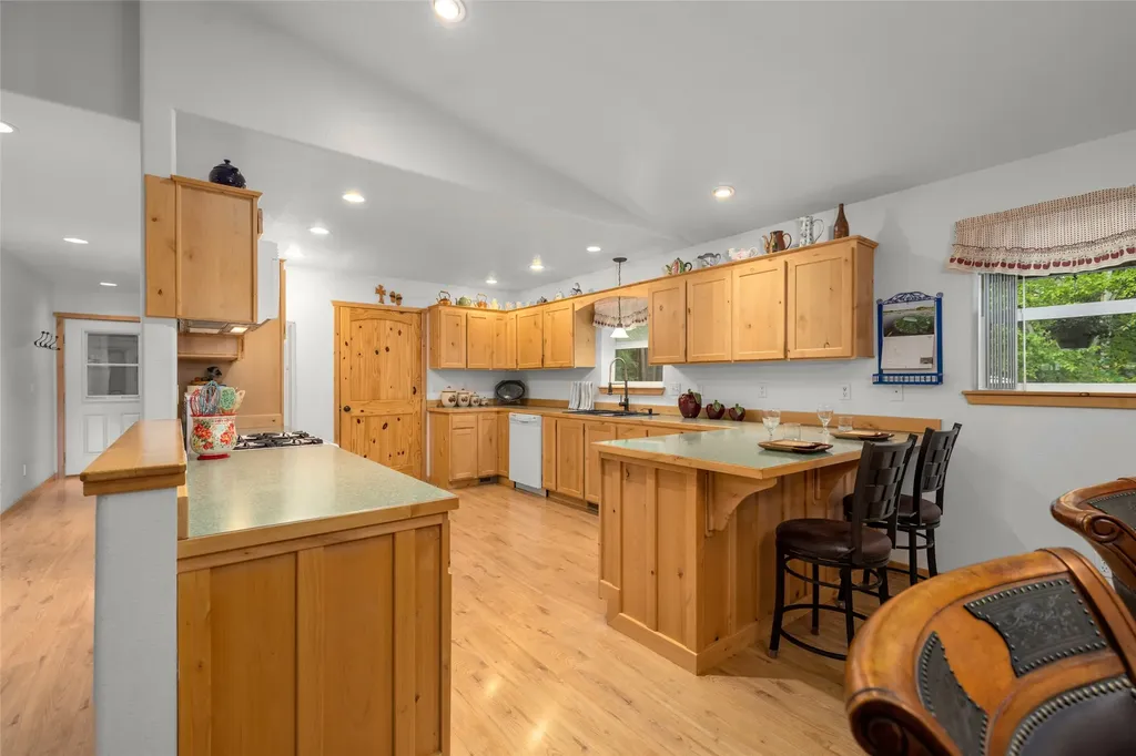 13033 Trinkus Lane Bigfork MT 59911