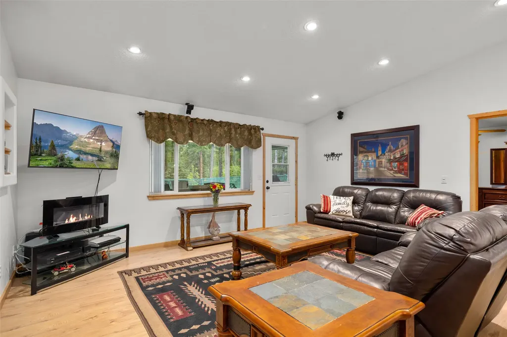 13033 Trinkus Lane Bigfork MT 59911