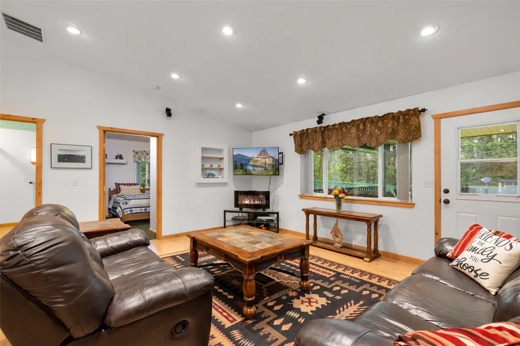 13033 Trinkus Lane Bigfork MT 59911