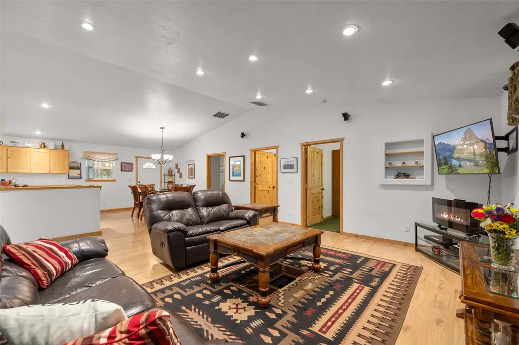 13033 Trinkus Lane Bigfork MT 59911