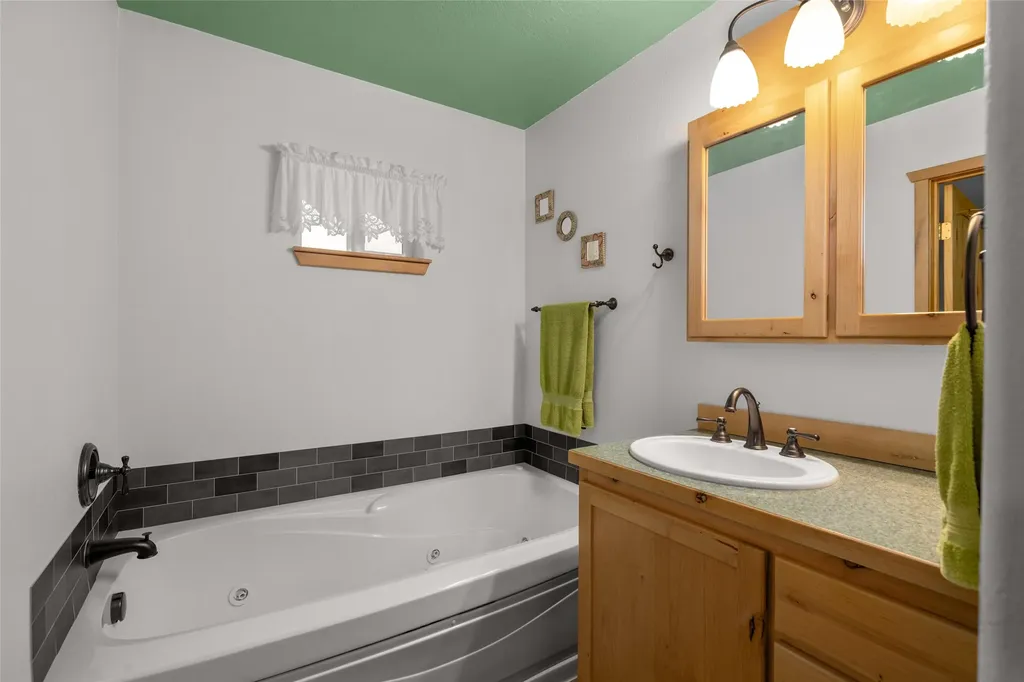 13033 Trinkus Lane Bigfork MT 59911