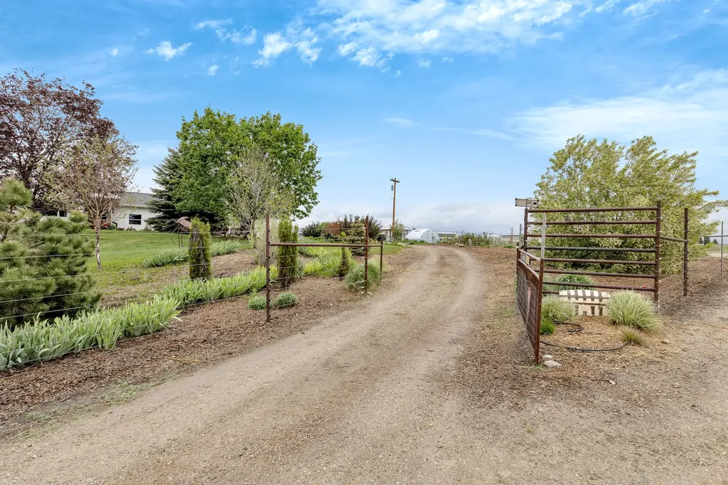 551 Fox Meadow Lane Hamilton MT 59840