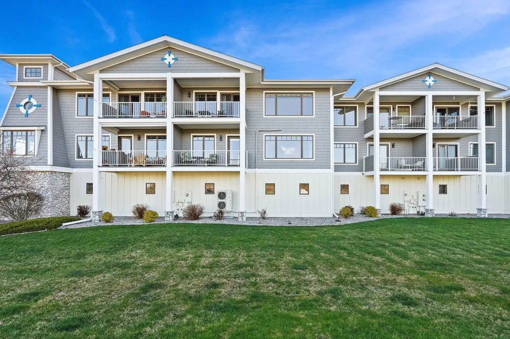 2120 Marina Court Bigfork MT 59911