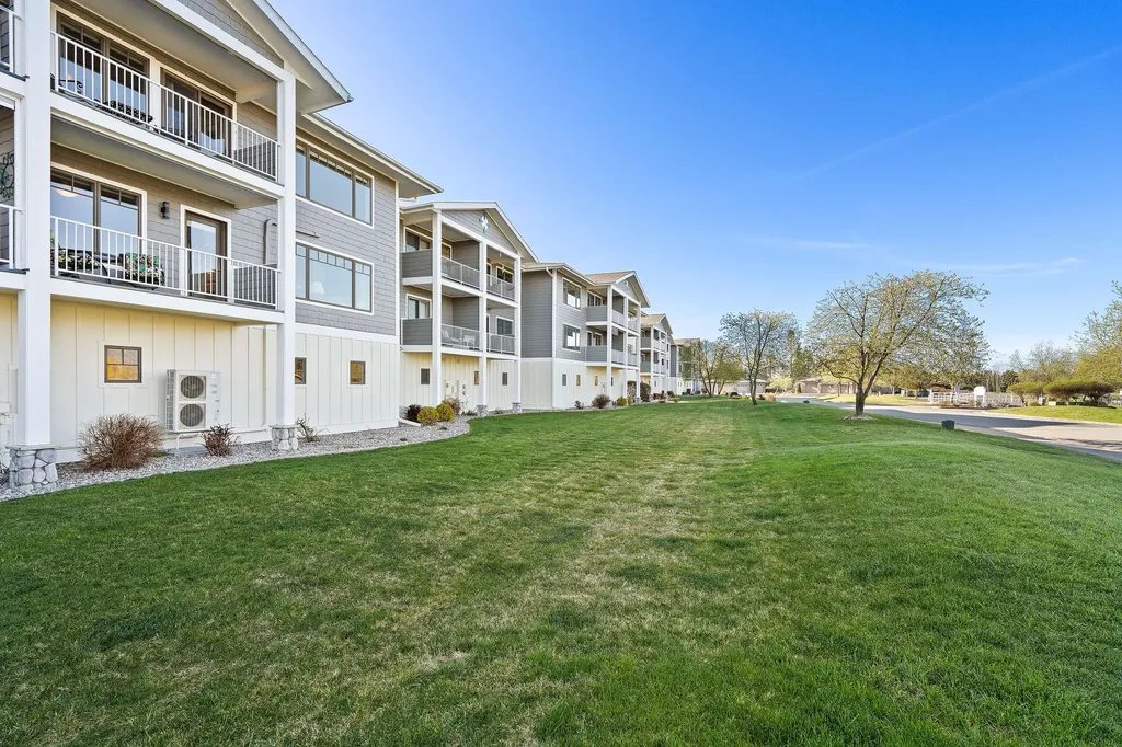 2120 Marina Court Bigfork MT 59911