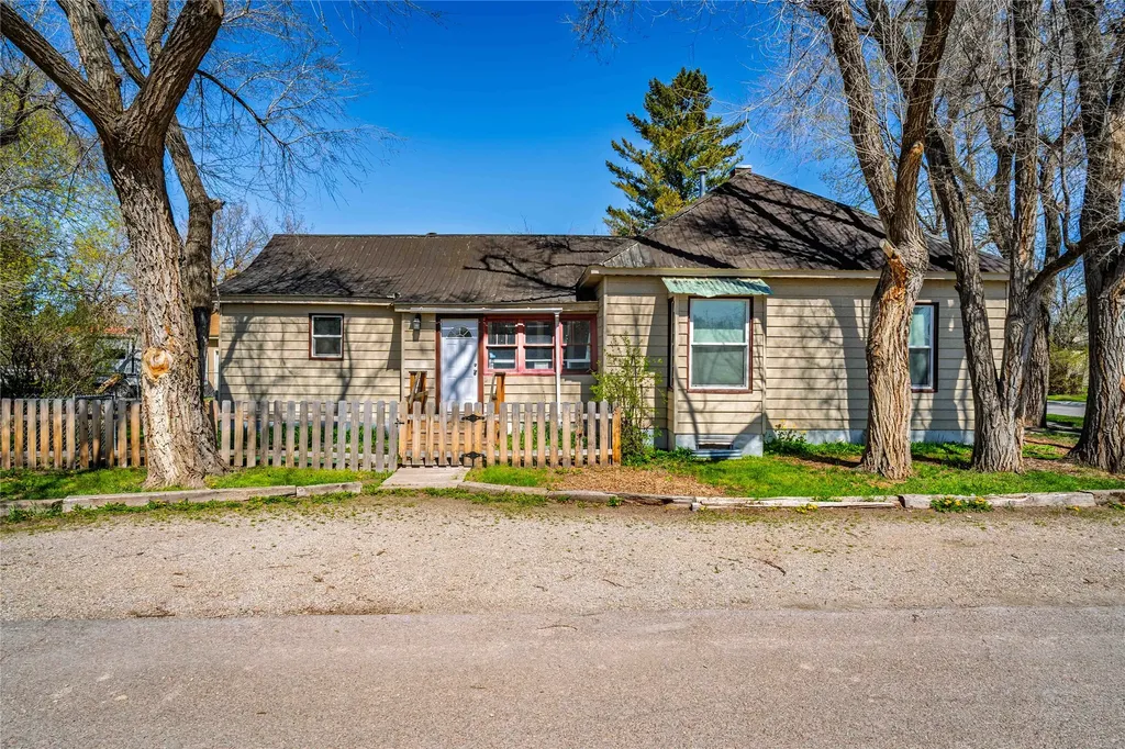 446 8th Avenue W Kalispell MT 59901