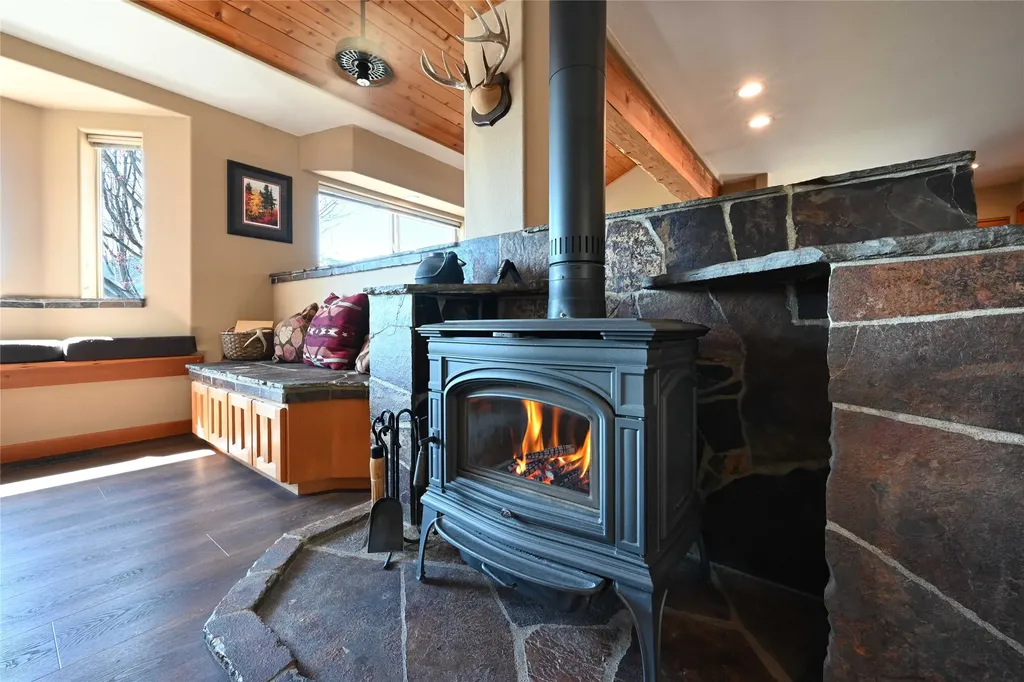 31 Wilcutt Draw Lane Paradise MT 59856