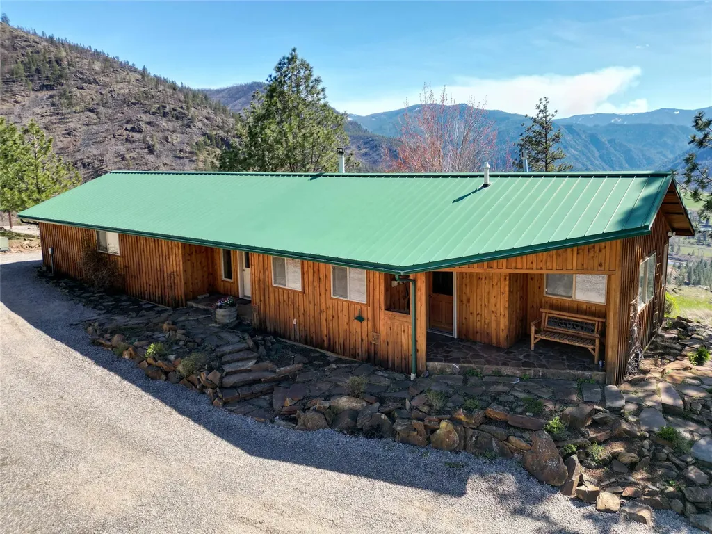 31 Wilcutt Draw Lane Paradise MT 59856