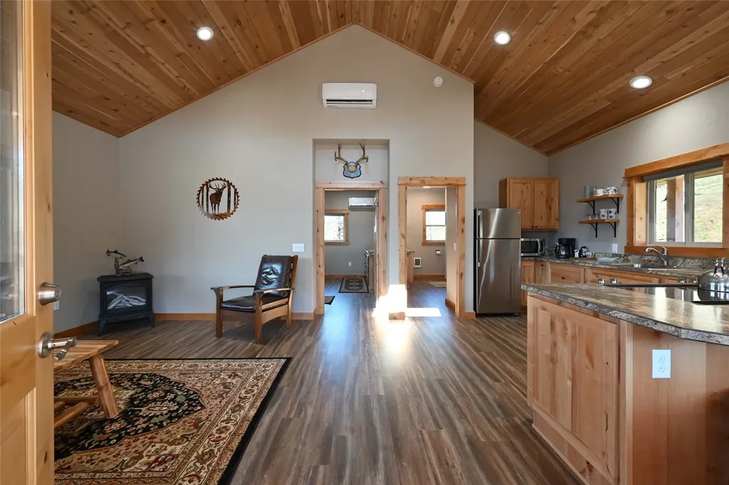 31 Wilcutt Draw Lane Paradise MT 59856