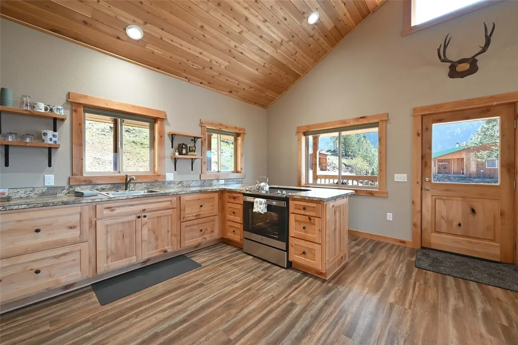 31 Wilcutt Draw Lane Paradise MT 59856
