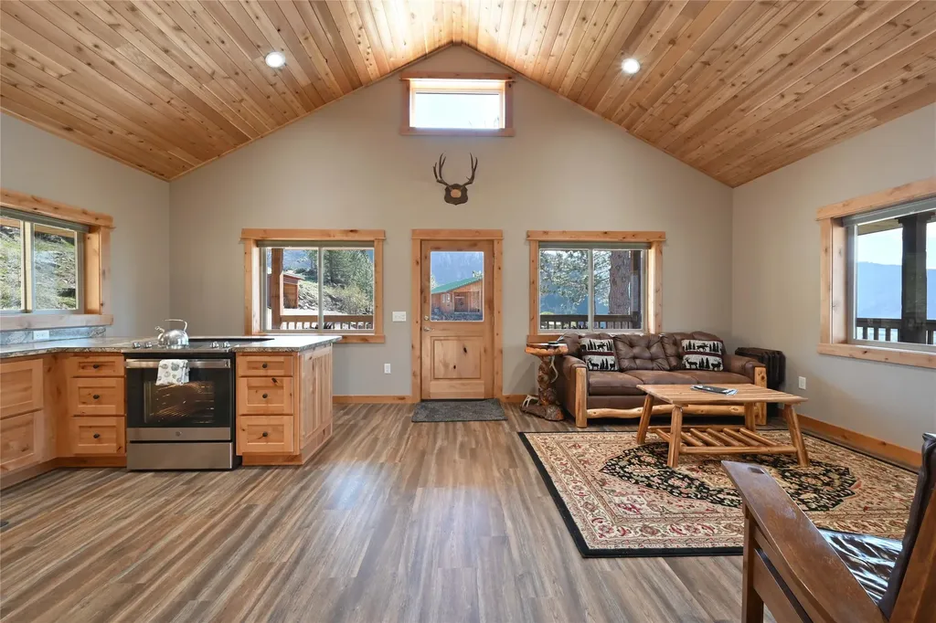 31 Wilcutt Draw Lane Paradise MT 59856