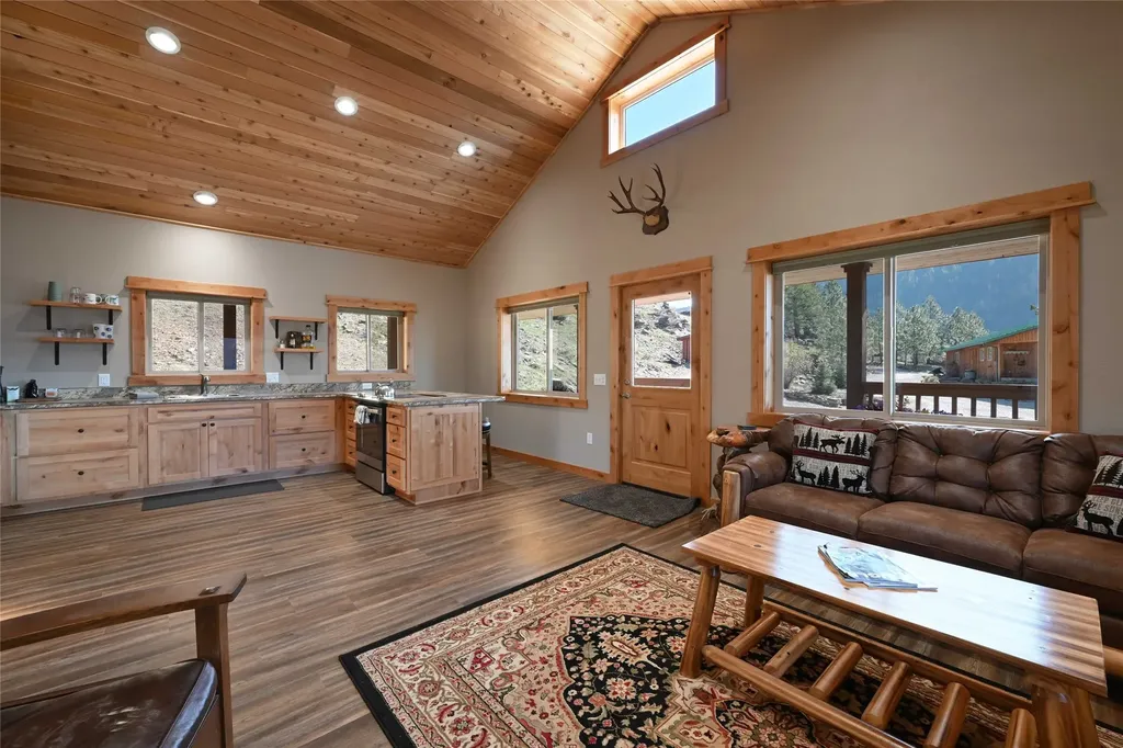 31 Wilcutt Draw Lane Paradise MT 59856
