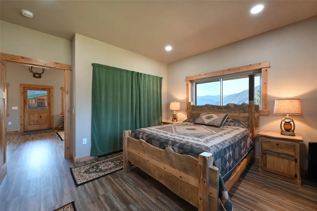 31 Wilcutt Draw Lane Paradise MT 59856