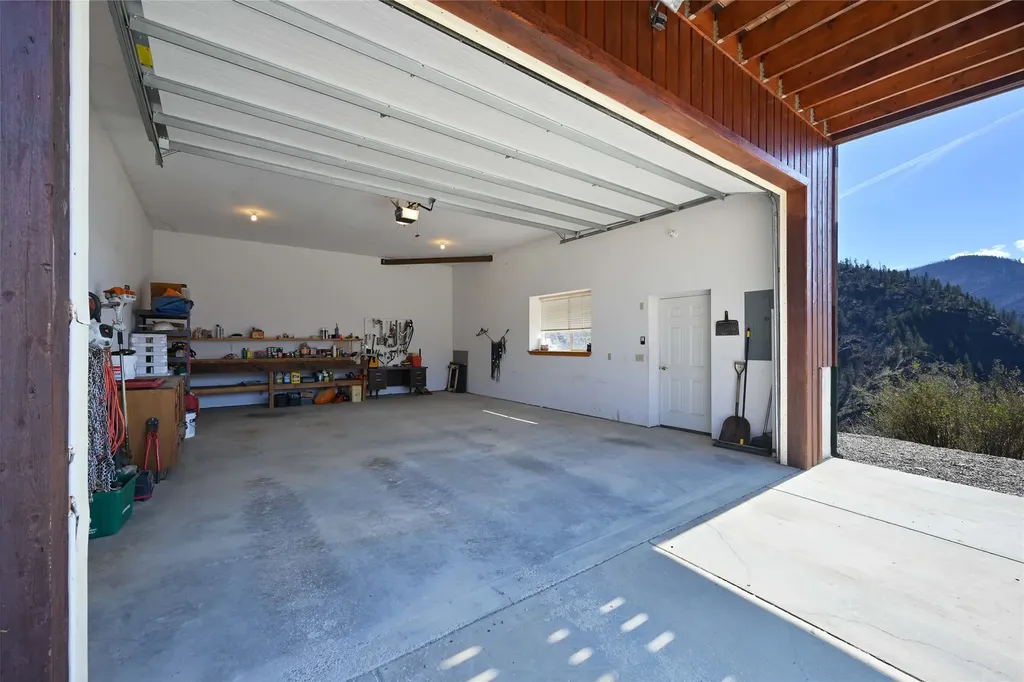 31 Wilcutt Draw Lane Paradise MT 59856