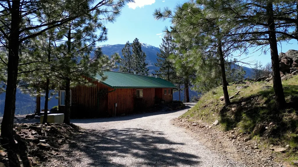 31 Wilcutt Draw Lane Paradise MT 59856