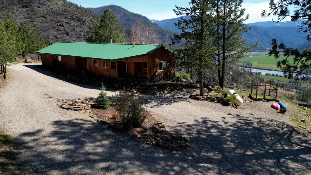 31 Wilcutt Draw Lane Paradise MT 59856