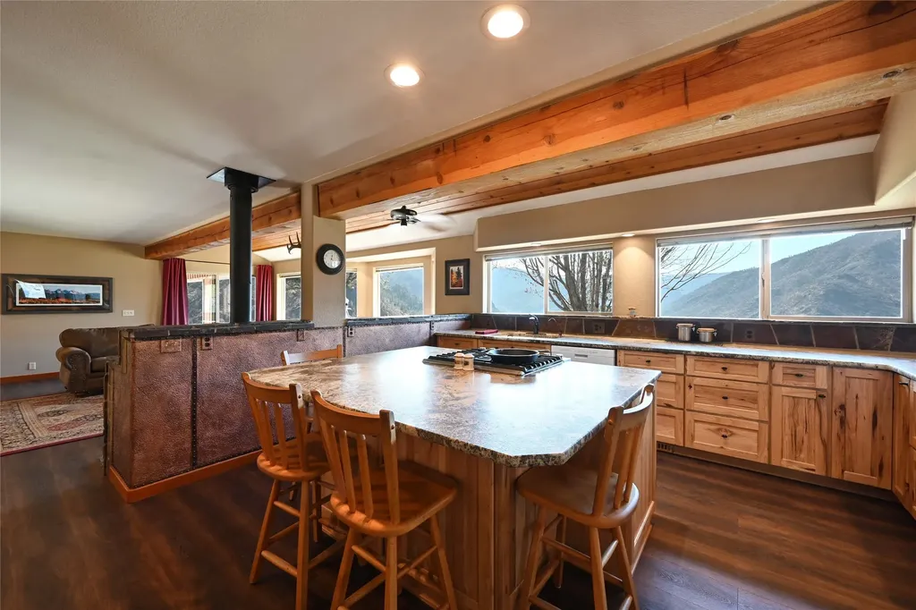31 Wilcutt Draw Lane Paradise MT 59856