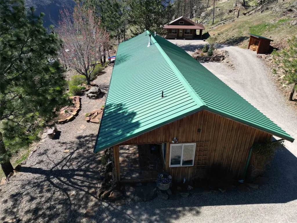 31 Wilcutt Draw Lane Paradise MT 59856