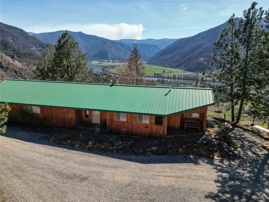31 Wilcutt Draw Lane Paradise MT 59856
