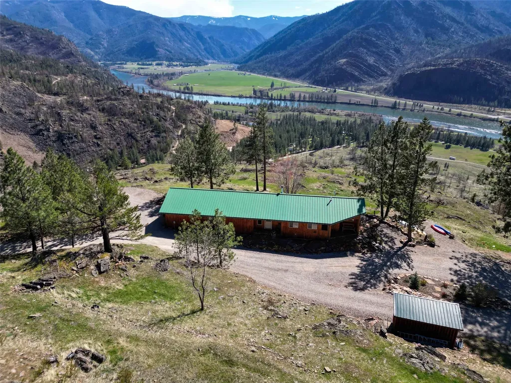 31 Wilcutt Draw Lane Paradise MT 59856