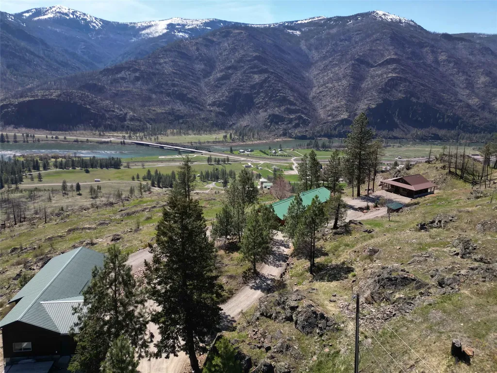 31 Wilcutt Draw Lane Paradise MT 59856