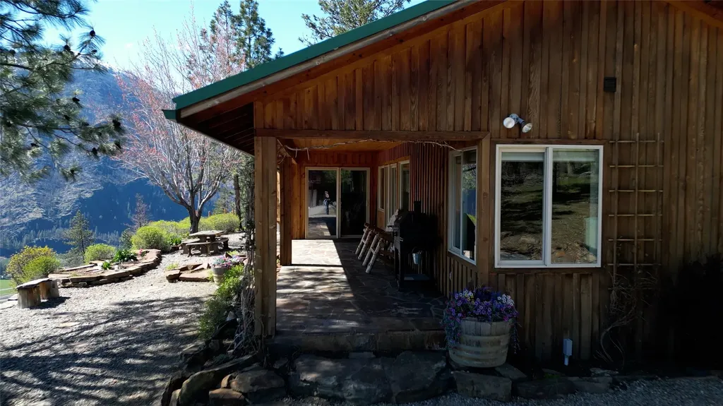 31 Wilcutt Draw Lane Paradise MT 59856