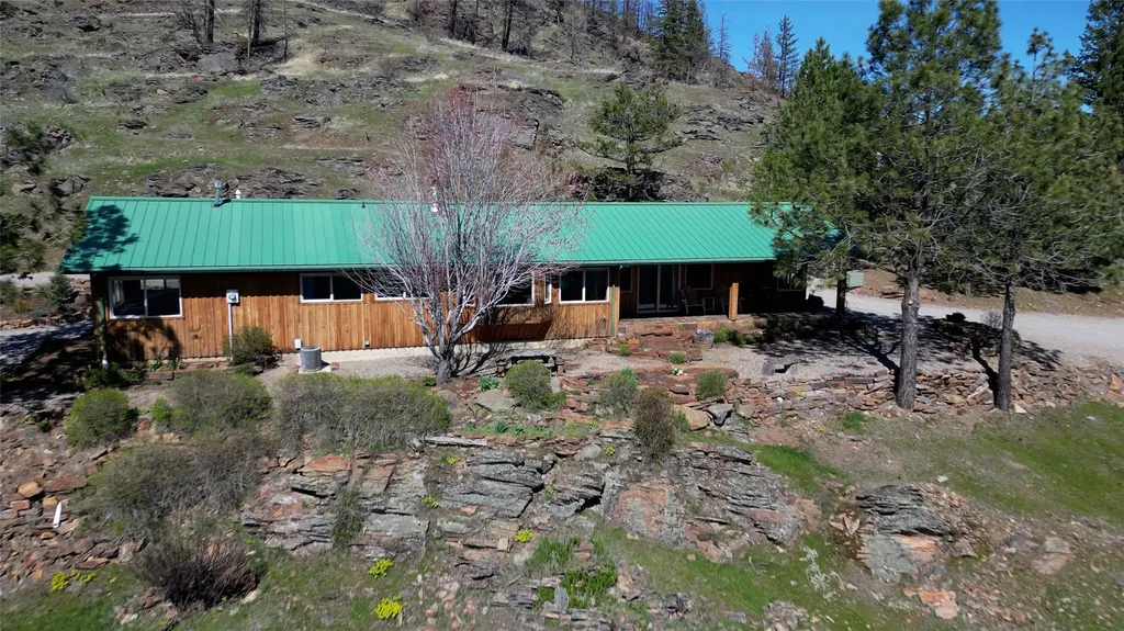 31 Wilcutt Draw Lane Paradise MT 59856