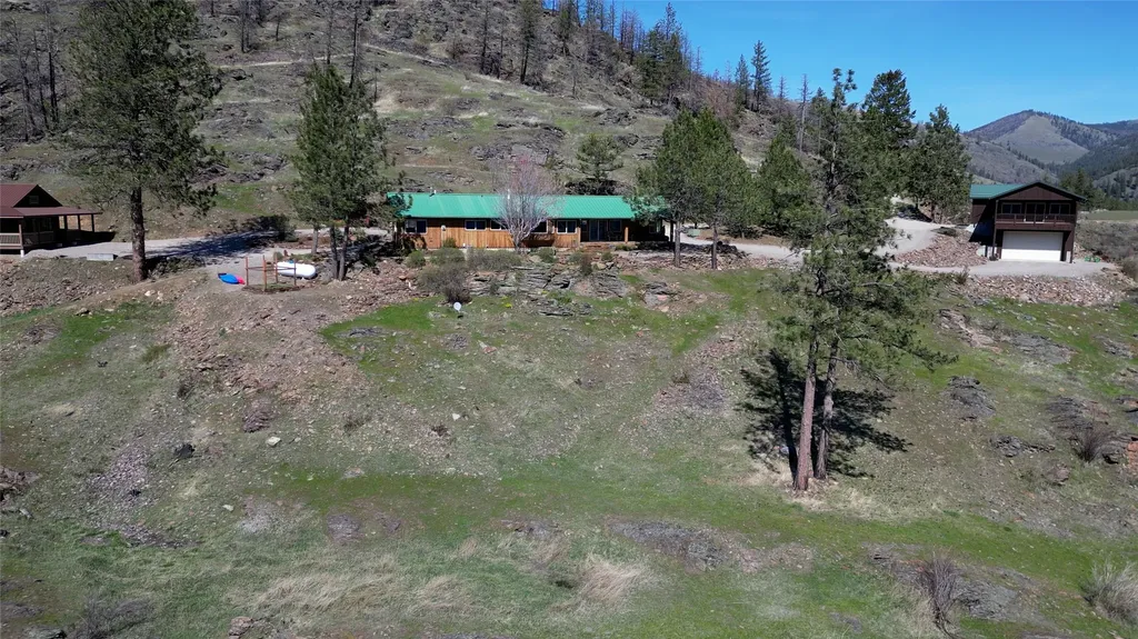 31 Wilcutt Draw Lane Paradise MT 59856