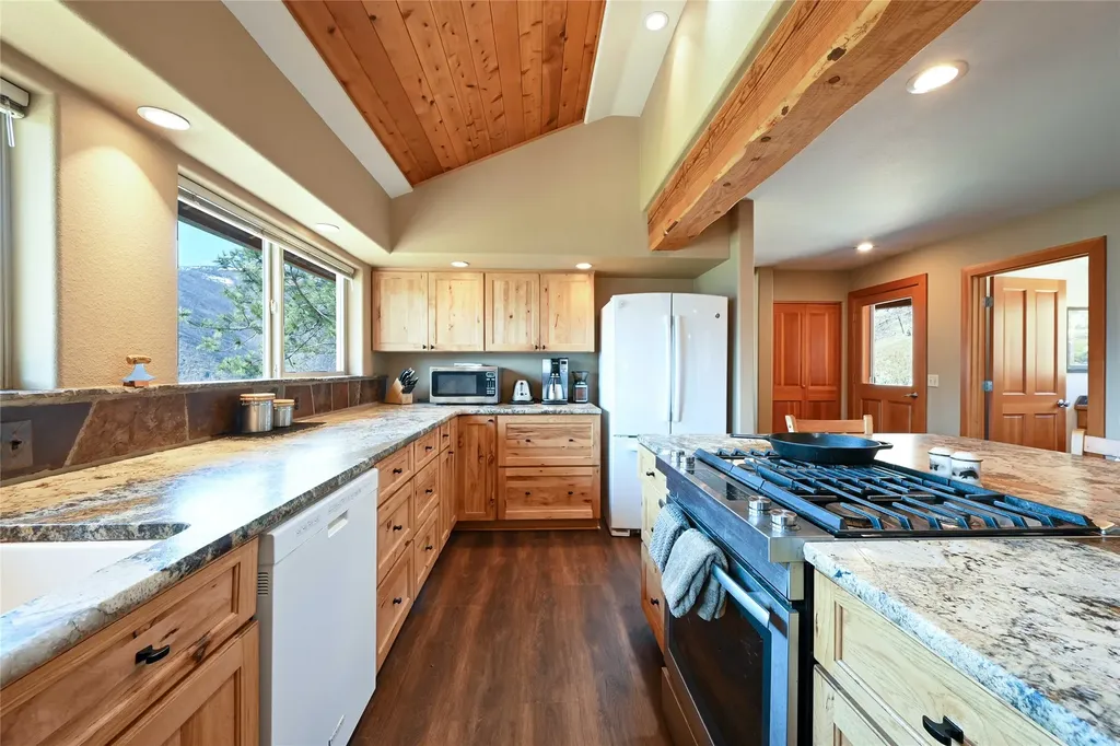 31 Wilcutt Draw Lane Paradise MT 59856