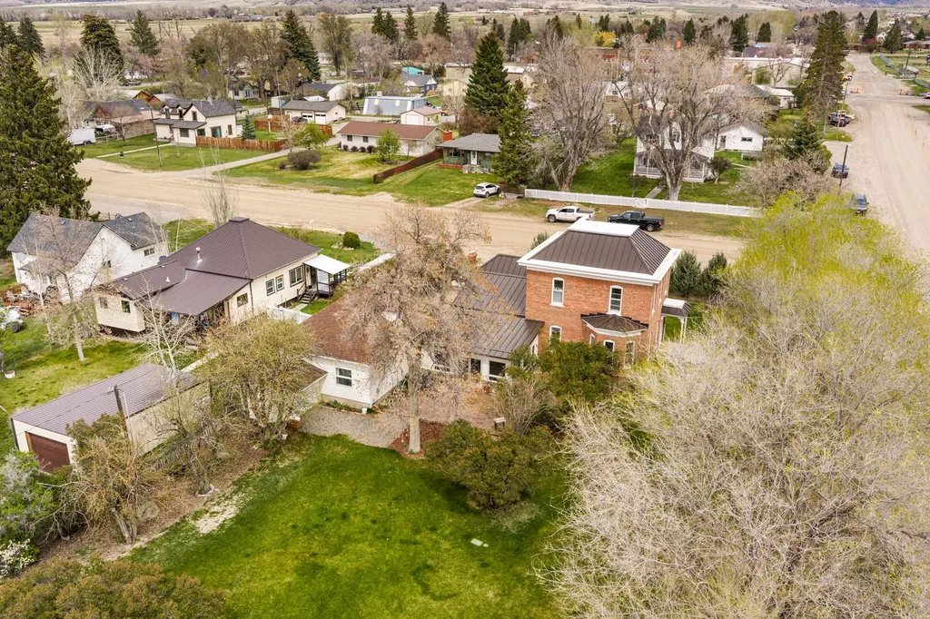 113 E Poppleton Street Sheridan MT 59749