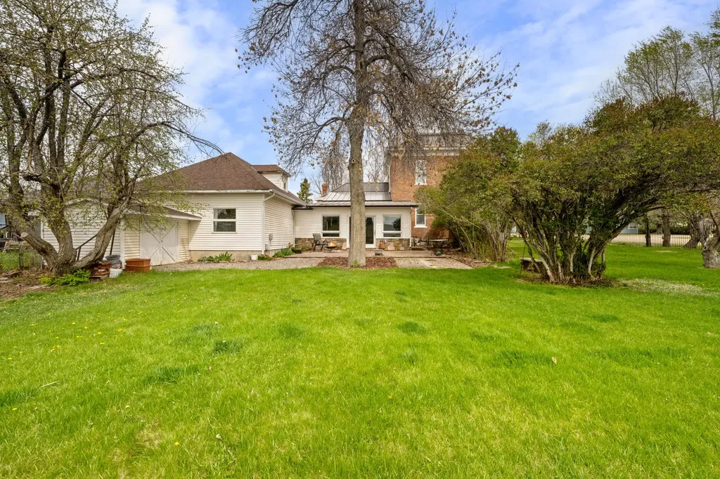 113 E Poppleton Street Sheridan MT 59749