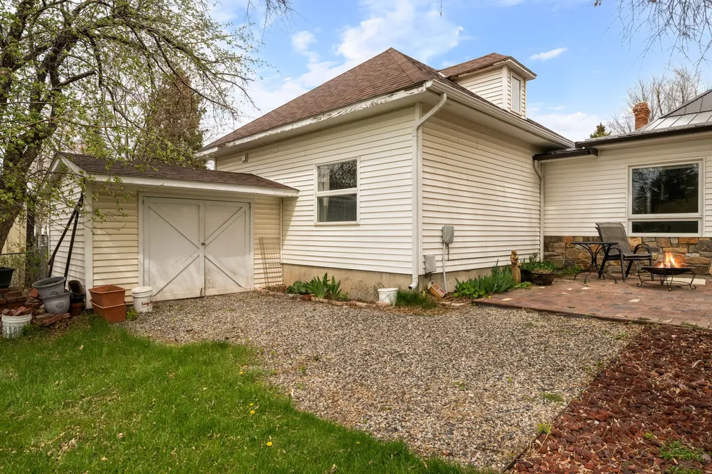 113 E Poppleton Street Sheridan MT 59749
