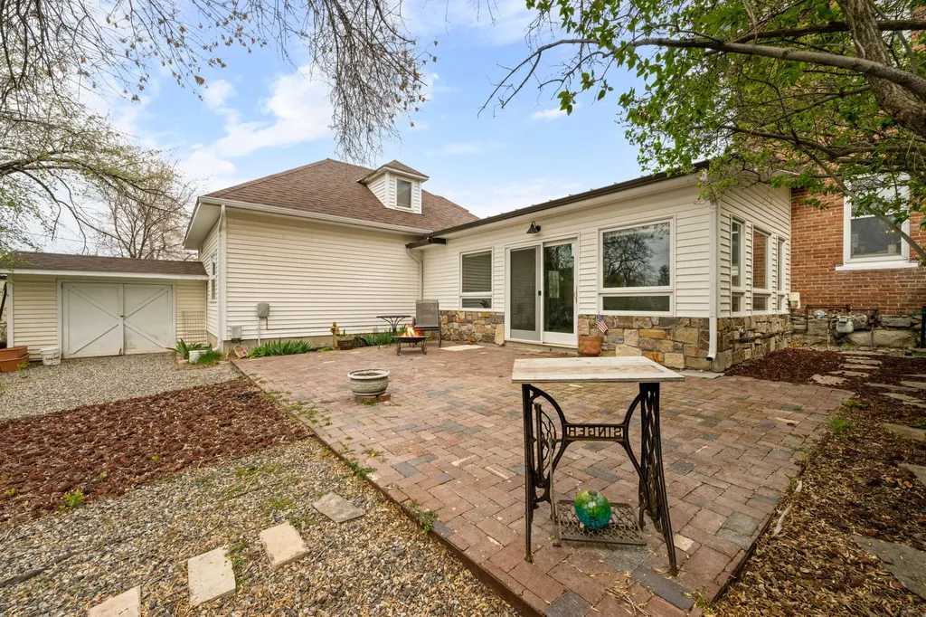 113 E Poppleton Street Sheridan MT 59749