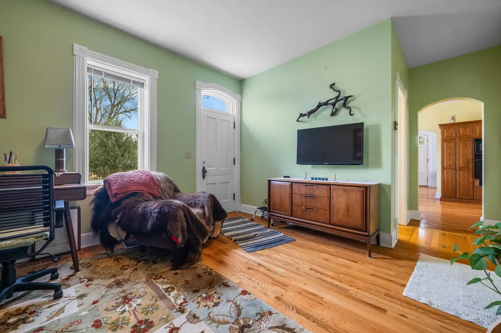 113 E Poppleton Street Sheridan MT 59749