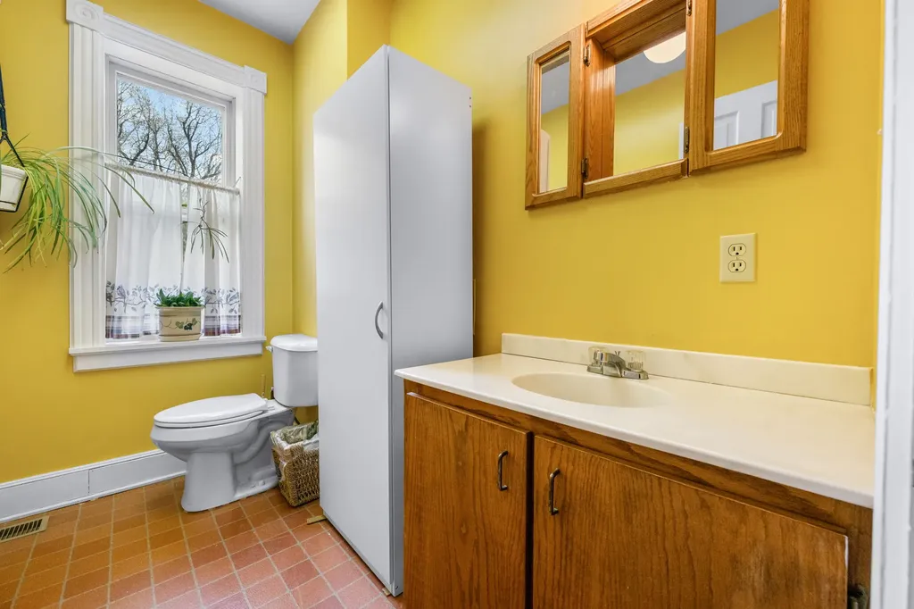 113 E Poppleton Street Sheridan MT 59749