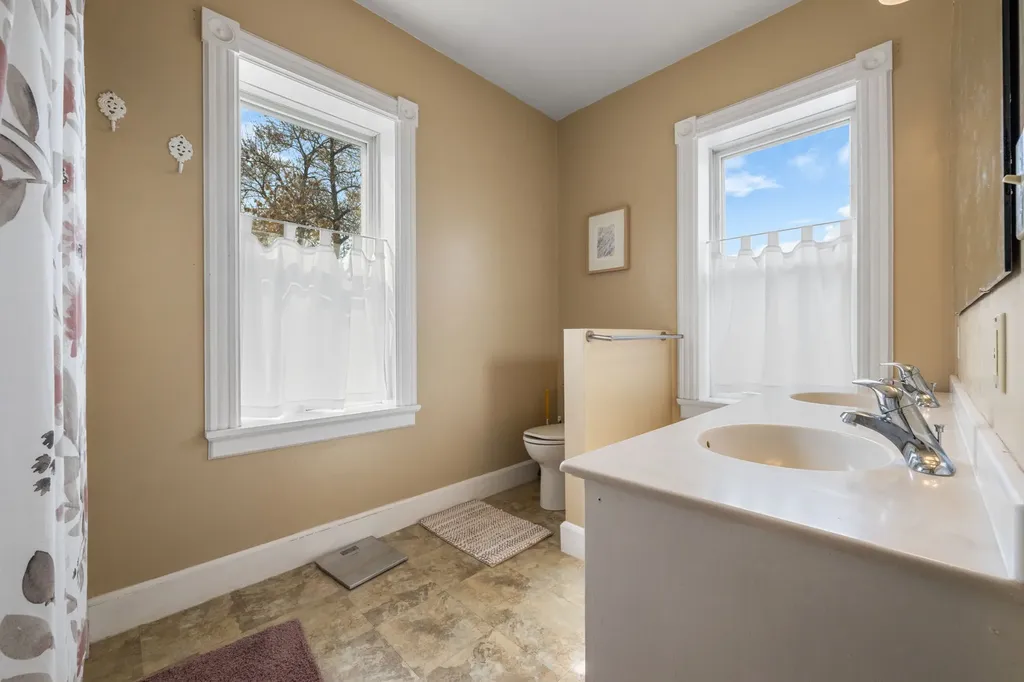 113 E Poppleton Street Sheridan MT 59749
