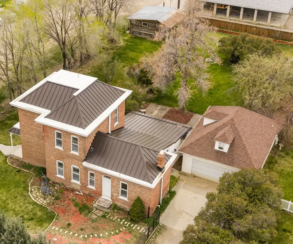 113 E Poppleton Street Sheridan MT 59749