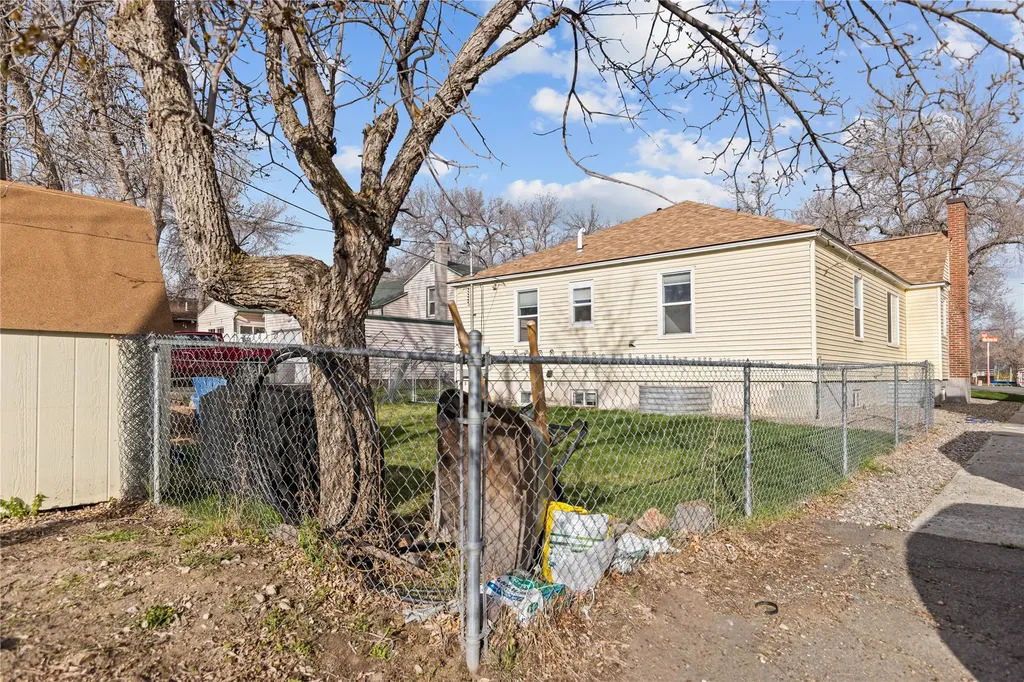 911 And 911 1/2 N Ewing Street Helena MT 59601