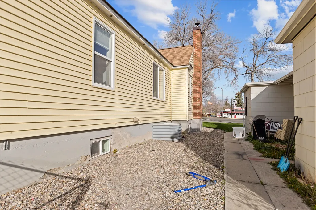 911 And 911 1/2 N Ewing Street Helena MT 59601